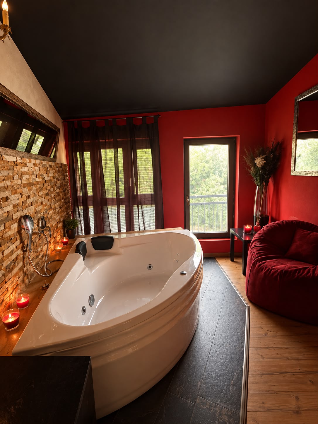 Hidromasaje en una suite roja